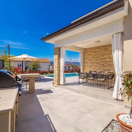Holiday House Villa Andro Pinezići المظهر الخارجي الصورة