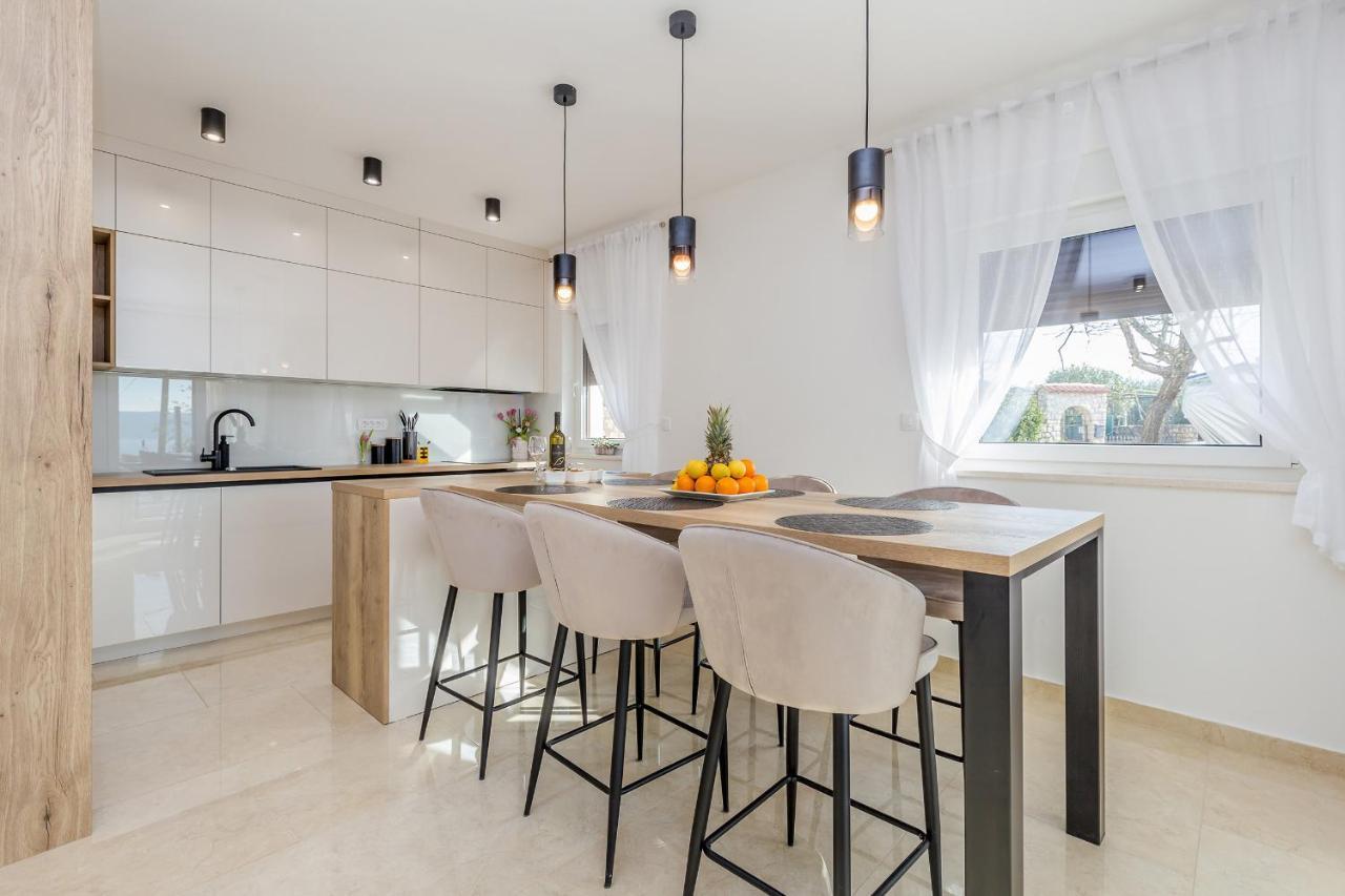 Holiday House Villa Andro Pinezići المظهر الخارجي الصورة