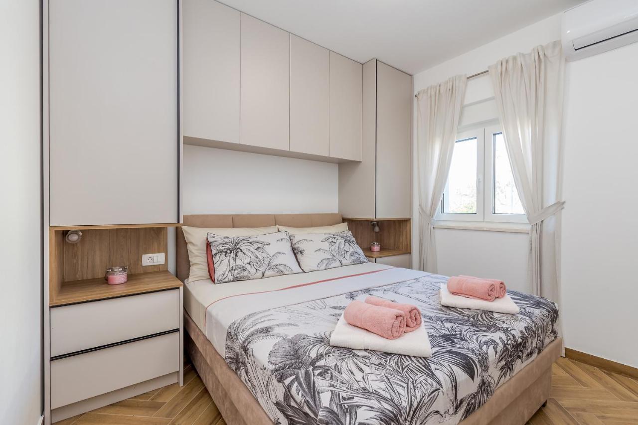 Holiday House Villa Andro Pinezići المظهر الخارجي الصورة
