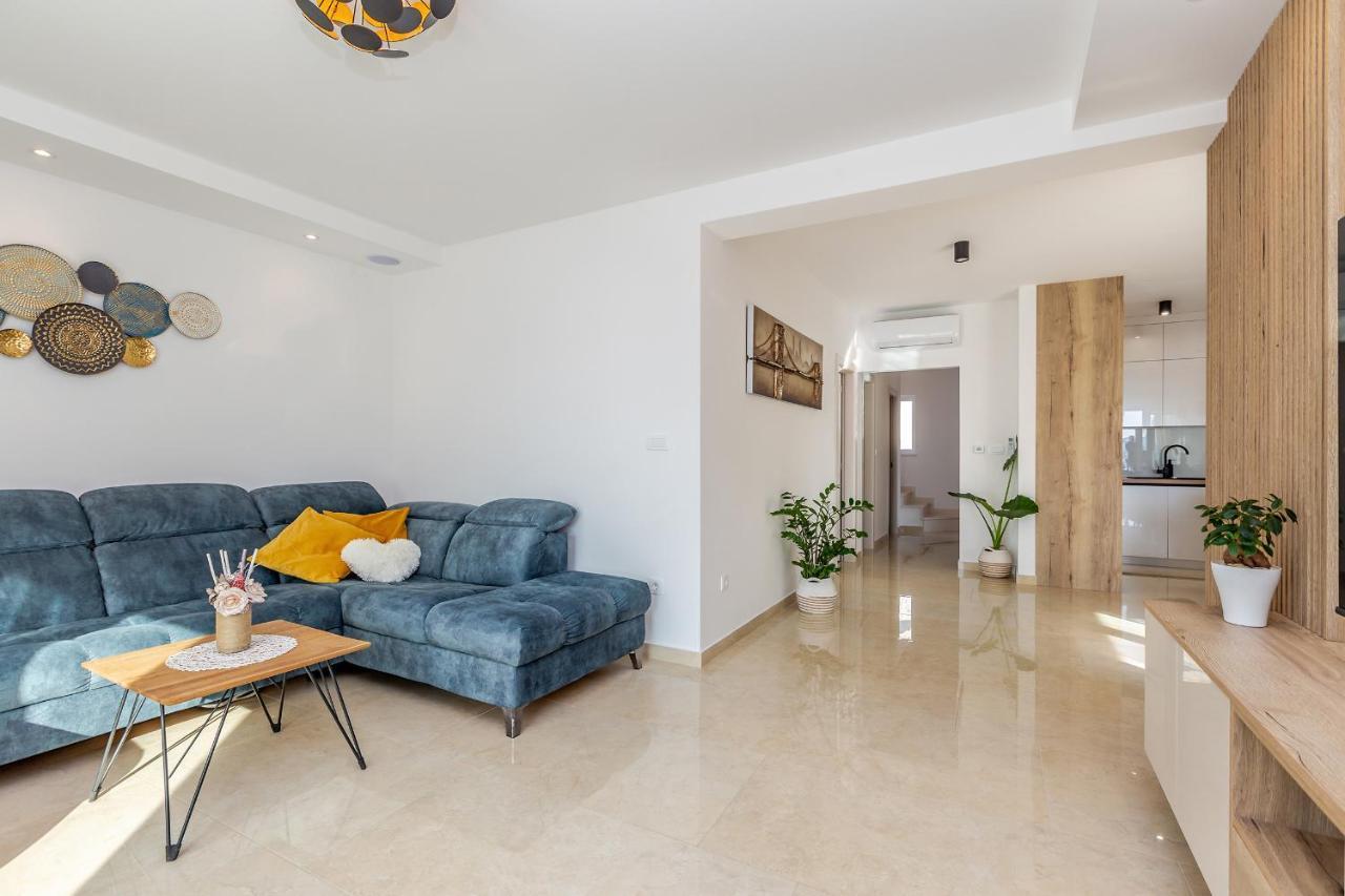 Holiday House Villa Andro Pinezići المظهر الخارجي الصورة