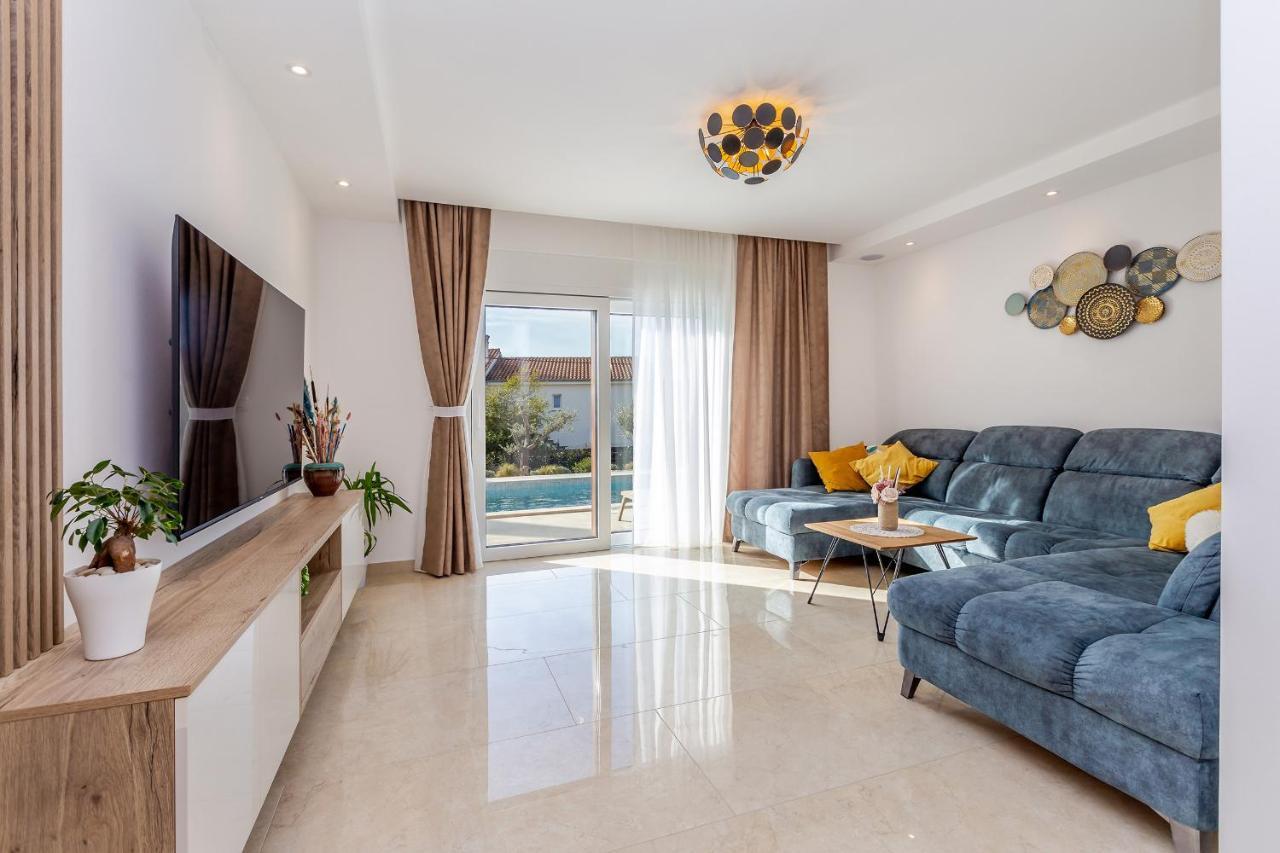 Holiday House Villa Andro Pinezići المظهر الخارجي الصورة