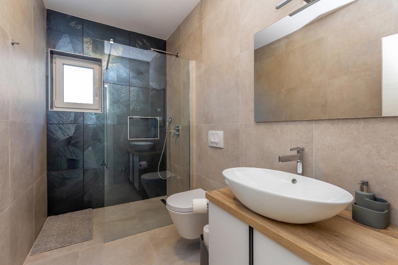 Holiday House Villa Andro Pinezići المظهر الخارجي الصورة