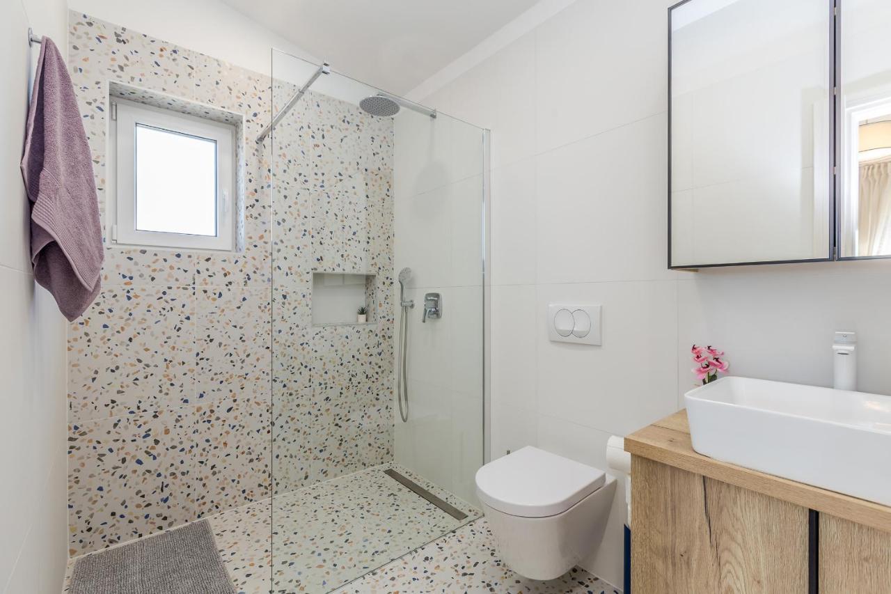 Holiday House Villa Andro Pinezići المظهر الخارجي الصورة