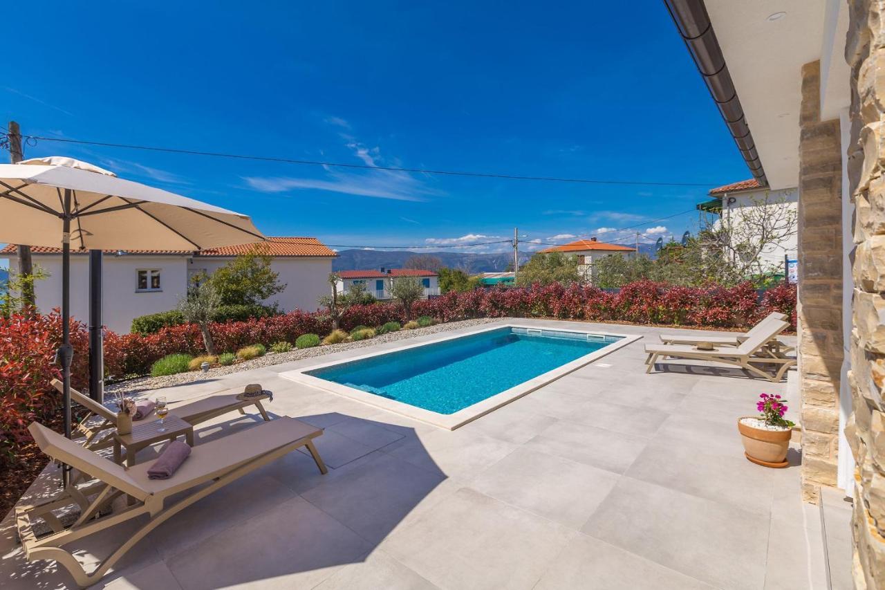 Holiday House Villa Andro Pinezići المظهر الخارجي الصورة
