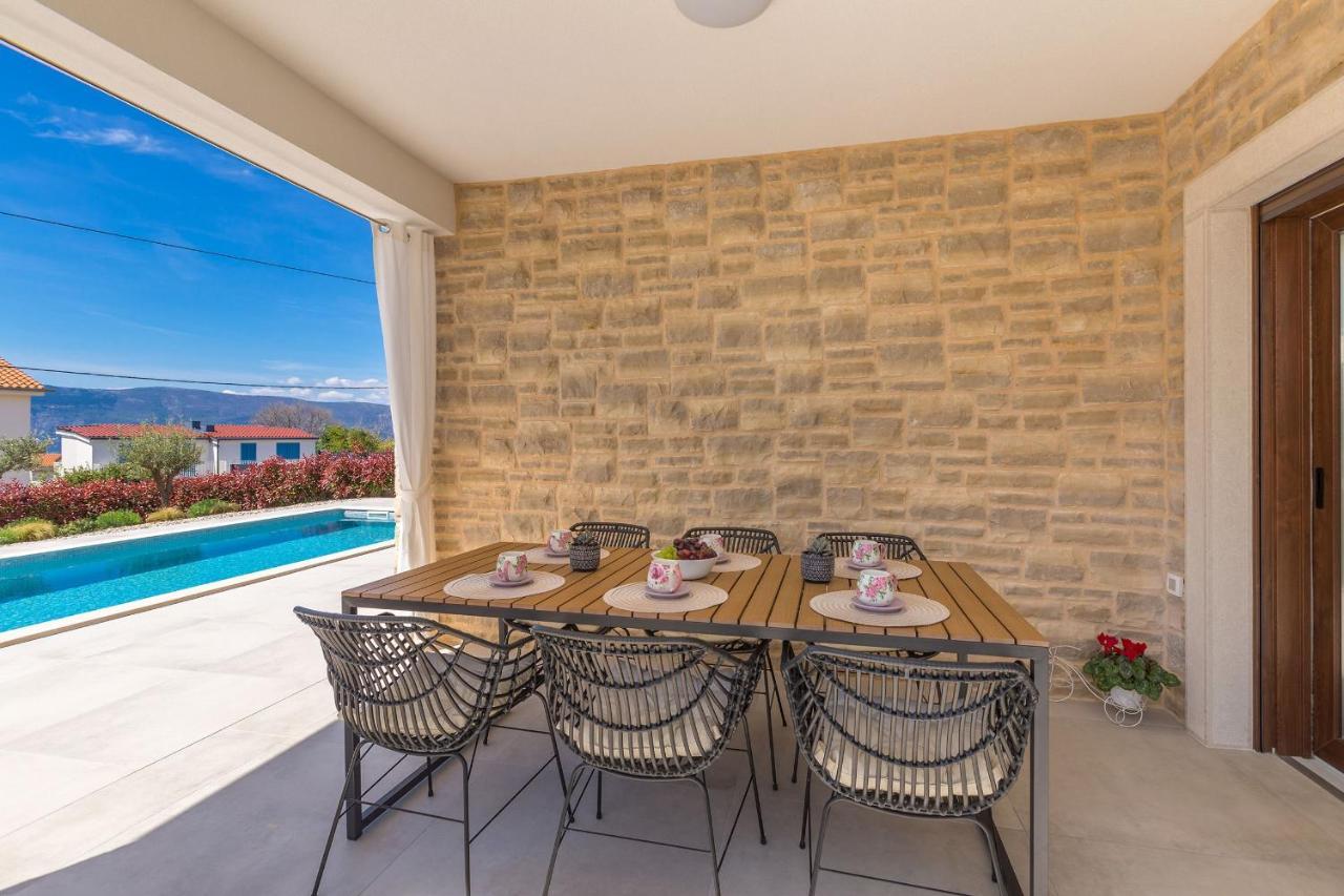 Holiday House Villa Andro Pinezići المظهر الخارجي الصورة